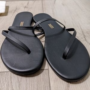 TKEES Sarit Sandals